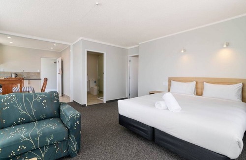 Fenton Street Hotel | Thermal Oak Motel