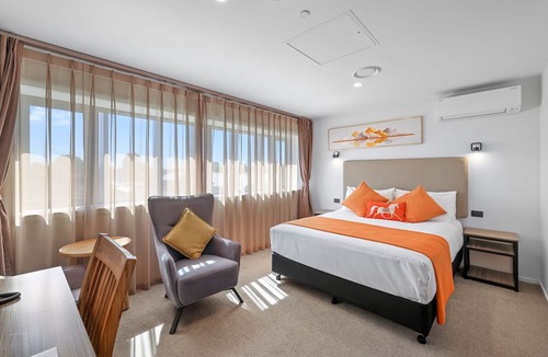 Riccarton Hotel | Golden Hotel