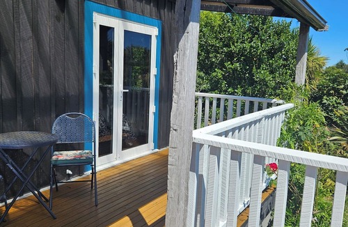 Hokitika Cottage | The Blackhouse Cottage