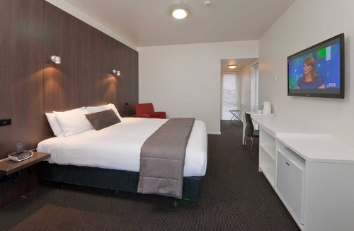 Riccarton House | Unwind @ Serenity in the City Studio