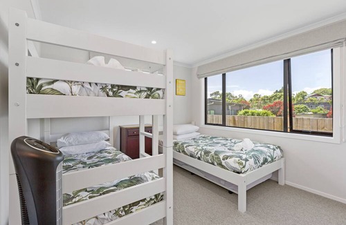 Raglan House | THE RED HOUSE