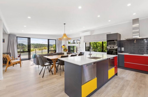 Raglan House | THE RED HOUSE