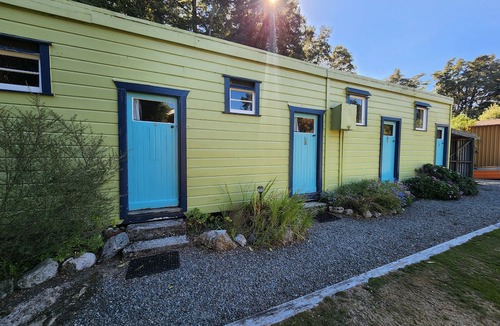 Manapouri Cabin | Possum Lodge