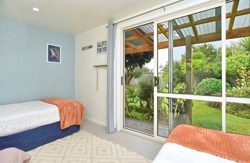 Christchurch House | Kainga Cottage - Chill out and relax - perfect for families