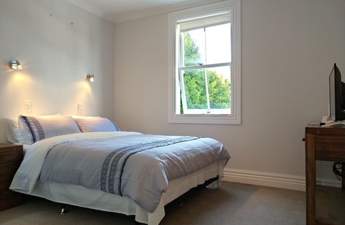 Kingsland House | Western Springs Villa