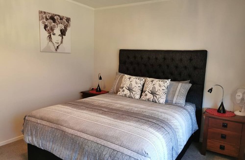 Kerikeri Apartment | Central 2 Bedroom Apartment Kerikeri Bay of Islands. Walking distance to town