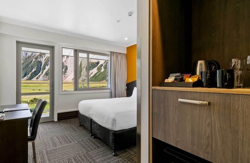 Mount Cook Village Hotel | Mt Cook Lodge & Motels