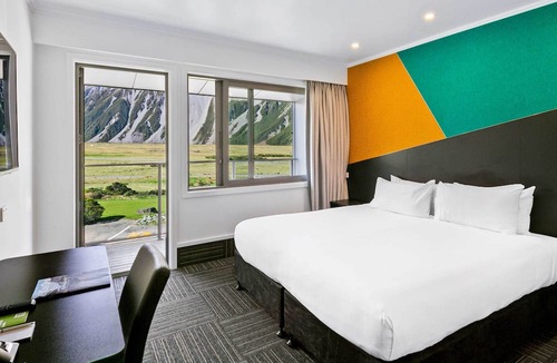 Mount Cook Village Hotel | Mt Cook Lodge & Motels