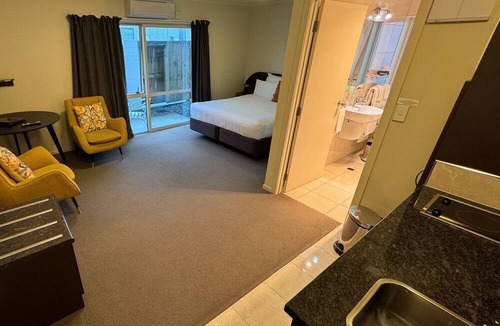 Palmerston North Hotel | BKs Premier Motel Palmerston North