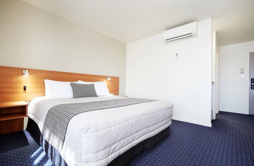 Hamilton Hotel | Ventura Inn & Suites Hamilton