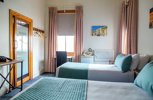 Te Aro Hostel | The Cambridge Hotel & Backpackers