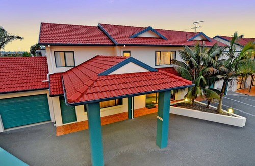 East Tamaki Hotel | Academy at Botany Motor Inn
