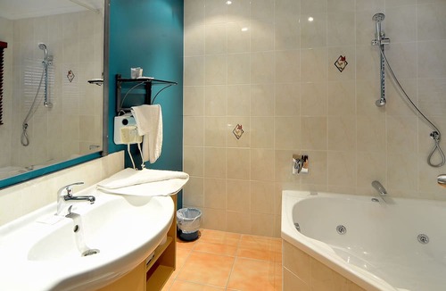 East Tamaki Hotel | Academy at Botany Motor Inn