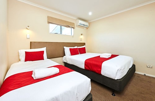 Mangere Hotel | Auckland Airport Lodge