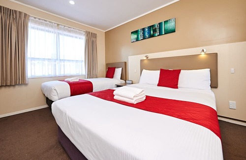 Mangere Hotel | Auckland Airport Lodge