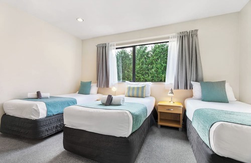 Wanaka Hotel | Fairway Motel and Apartments
