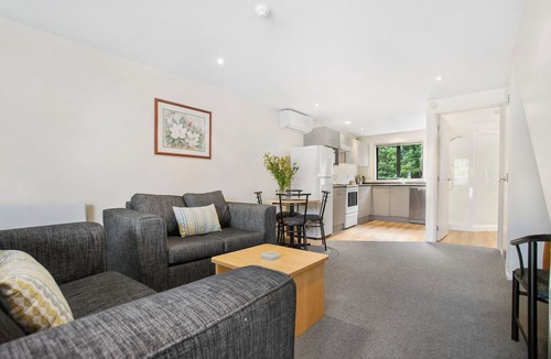 Wanaka Hotel | Fairway Motel and Apartments