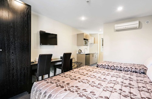 Riccarton Hotel | Quality Suites Amore