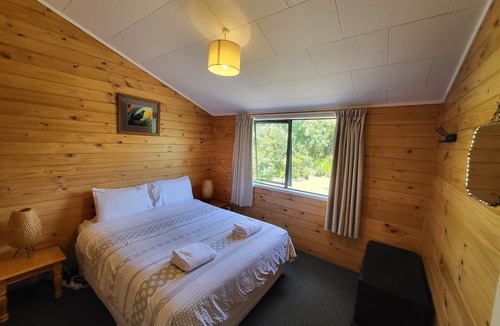 Murchison Cabin | Off The Beaten Trail Accommodation & Bike Tours