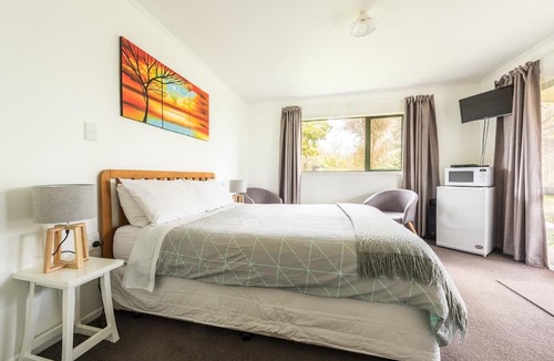 Murchison Cabin | Off The Beaten Trail Accommodation & Bike Tours