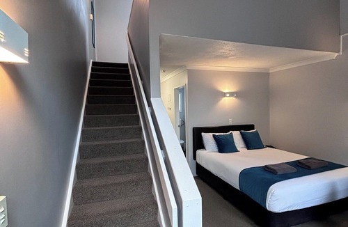 Paraparaumu Beach Hotel | Wrights By The Sea Motel