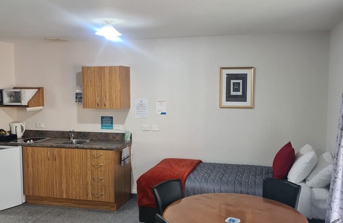 Te Anau Hotel | Arran Motel
