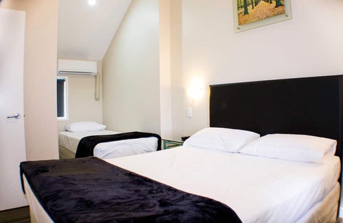 Manukau City Hotel | Rayland Motel