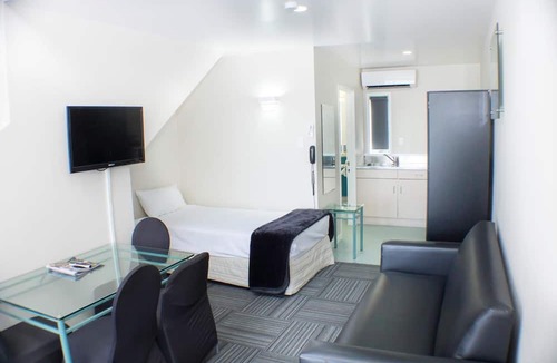 Manukau City Hotel | Rayland Motel