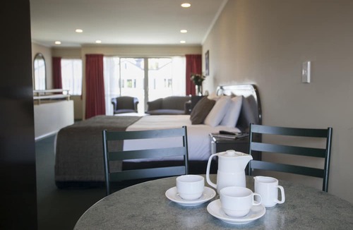 Palmerston North Hotel | Cornwall Motor Lodge