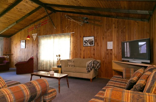 National Park Village Hostel | Howard's Lodge - Hostel