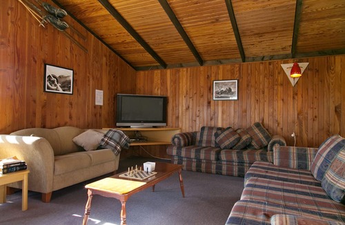 National Park Village Hostel | Howard's Lodge - Hostel