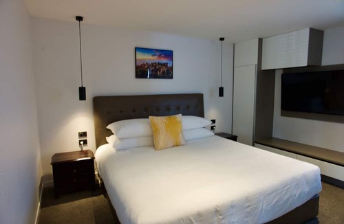 Fenton Street Hotel | Regal Palms Resort