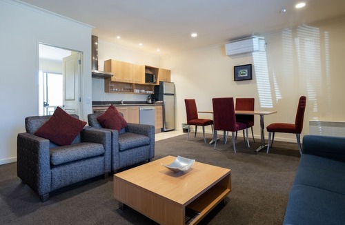 Fenton Street Hotel | Regal Palms Resort