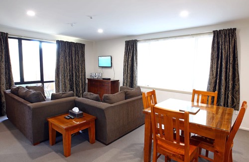 Oamaru Hotel | Heritage Court Lodge