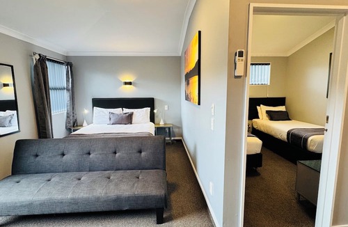 Westshore Hotel | The Rocks Motel