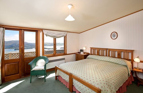 Dunedin Cabin | Larnach Lodge