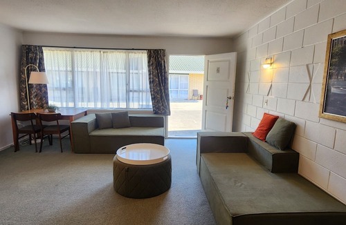 Riccarton Hotel | Aalton Motel