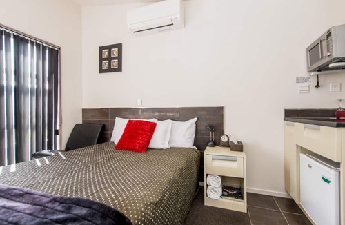 Whanganui Hotel | 151 on London Motel