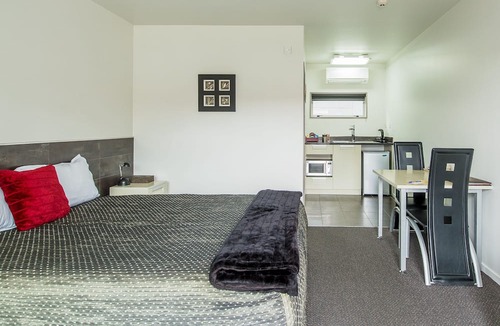 Whanganui Hotel | 151 on London Motel