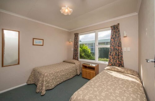 New Plymouth Hotel | Amber Court Motel