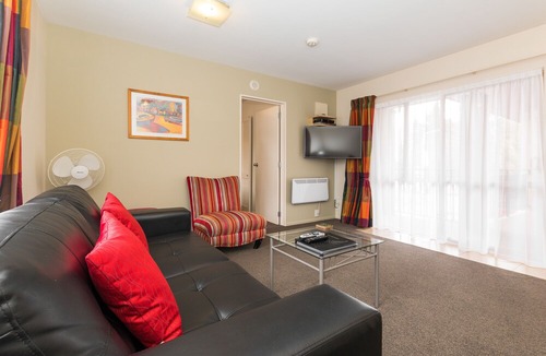 Hanmer Springs Hotel | Tussock Peak Motor Lodge
