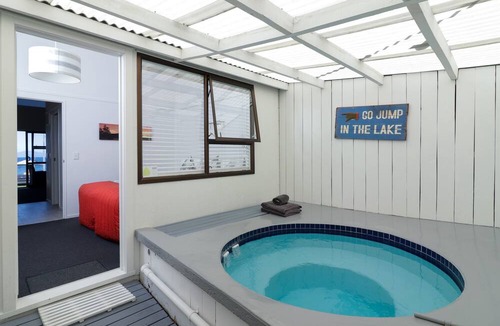 Taupo Hotel | Gables Lakefront Motel