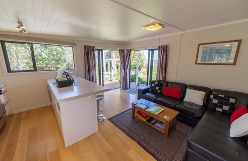 Rotorua Bed & Breakfast | City Lights Boutique Lodge