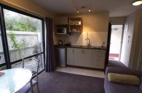 Riccarton Hotel | Athena Motel & Apartments