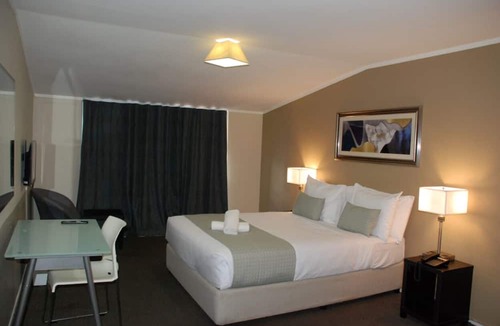 Mangere Hotel | VR Auckland Airport