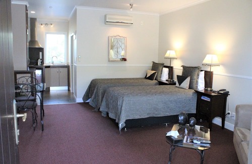 Woodhill House | Lodge Bordeaux