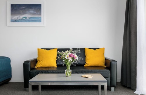 Wainui Hotel | Ocean Beach Wainui