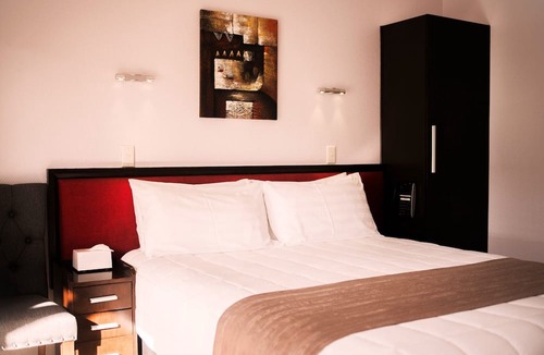 Epsom Hotel | Tudor Court Motor Lodge