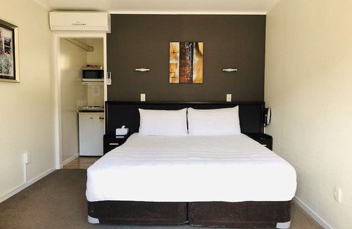 Epsom Hotel | Tudor Court Motor Lodge