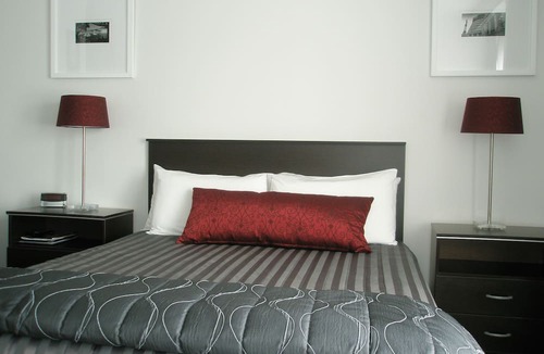 Petone Hotel | 83 By the Sea Motor Lodge